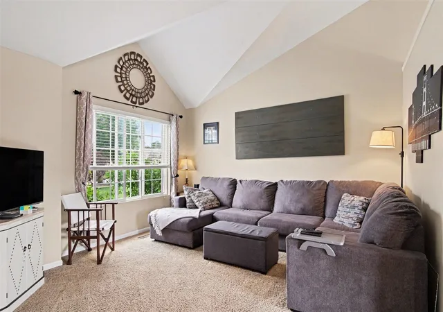 Photo 3 of Sale Pending at 3014 Stonewood St, Grand Rapids, MI 49504 | MLS# 70541072 | Listing updated on 2026-06-30