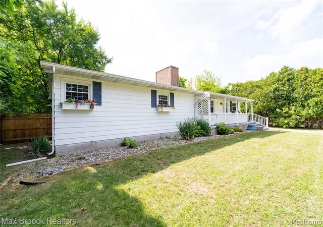 2nd image of 216 Crawford Dr, Merrill, MI 48637 | MLS# 61018809