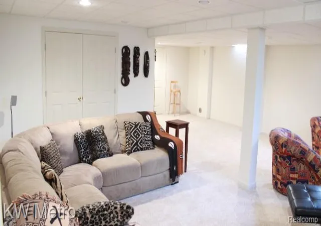 2nd image of 10 Canfield Cir #5, Dearborn Heights, MI 48127 | MLS# 61004373