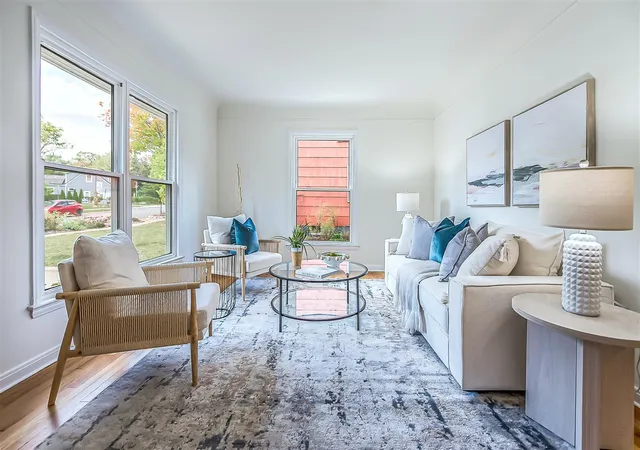 Photo 2 of Single family home for sale at 812 Duncan St, Ann Arbor, MI 48103 | MLS# 70500238 | Listing updated on 2025-10-22