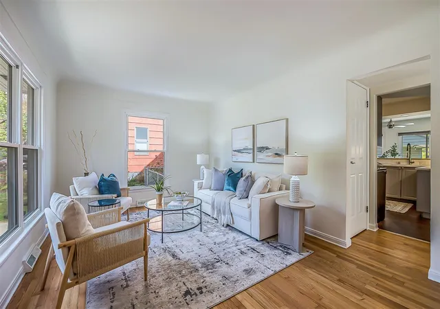 Photo 4 of Single family home for sale at 812 Duncan St, Ann Arbor, MI 48103 | MLS# 70500238 | Listing updated on 2025-10-22