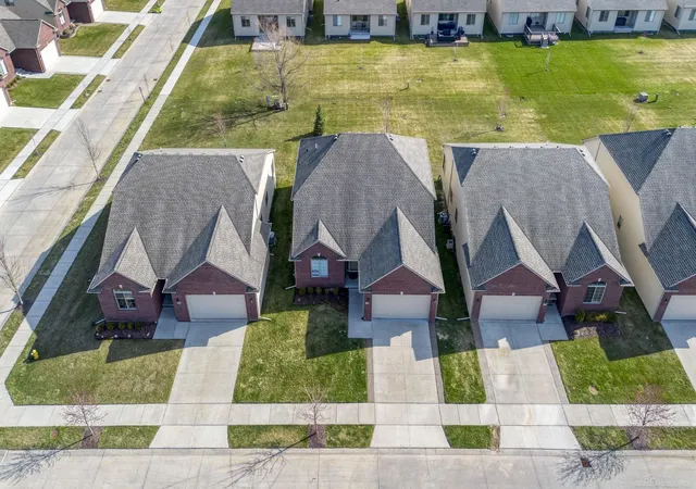 Listing Photo 2 - Condo for sale in building located at 30028 Danvers Dr, New Baltimore, MI 48051 - Unit #68