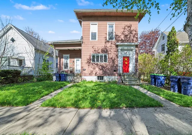 1st image of 415 N Birney St, Bay City, MI 48708 | MLS# 50207242