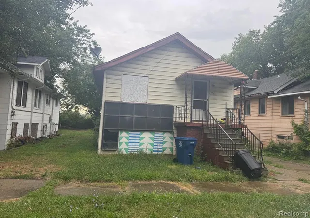 1st image of 730 Barrie Ave, Flint, MI 48507 1657 | MLS# 61023781