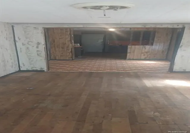 2nd image of 730 Barrie Ave, Flint, MI 48507 1657 | MLS# 61023781