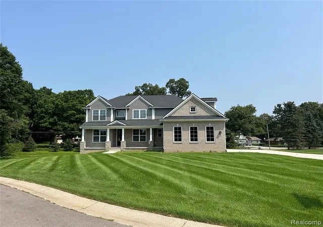 Photo 2 of Single family home for sale at 688 Perthshire Ct, Highland, MI 48357 4742 | MLS# 61023558 | Listing updated on 2026-08-24