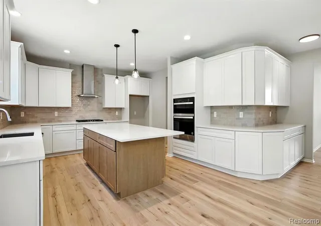 Photo 4 of Single family home for sale at 688 Perthshire Ct, Highland, MI 48357 4742 | MLS# 61023558 | Listing updated on 2026-08-24