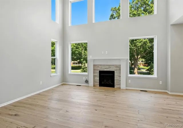 Photo 5 of Single family home for sale at 688 Perthshire Ct, Highland, MI 48357 4742 | MLS# 61023558 | Listing updated on 2026-08-24