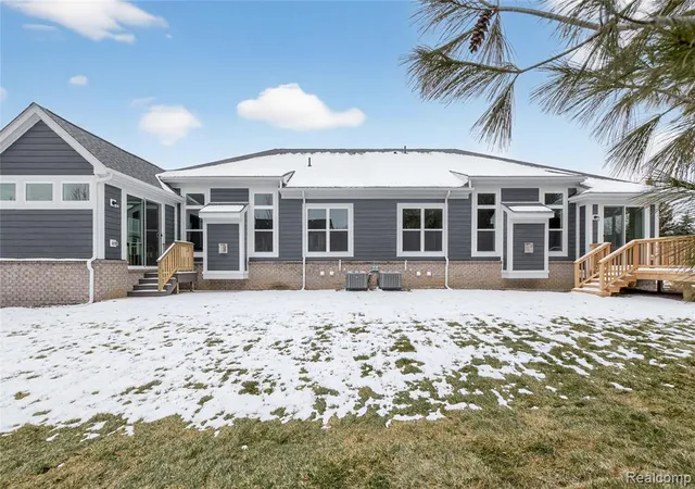 2nd image of 1514 Turner Dr, Walled Lake, MI 48390