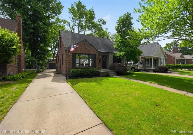 Photo 1 of Sale Pending at 2436 N Vermont Ave, Royal Oak, MI 48073 | MLS# 61018961 | Listing updated on 2026-08-16