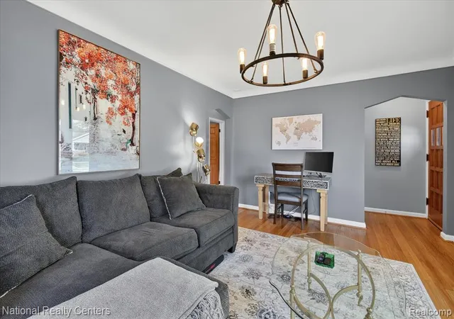 Photo 3 of Sale Pending at 2436 N Vermont Ave, Royal Oak, MI 48073 | MLS# 61018961 | Listing updated on 2026-08-16