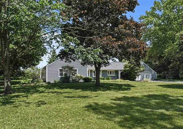 2nd image of 3702 Meadow Ln, Saline, MI 48176 | MLS# 70540029