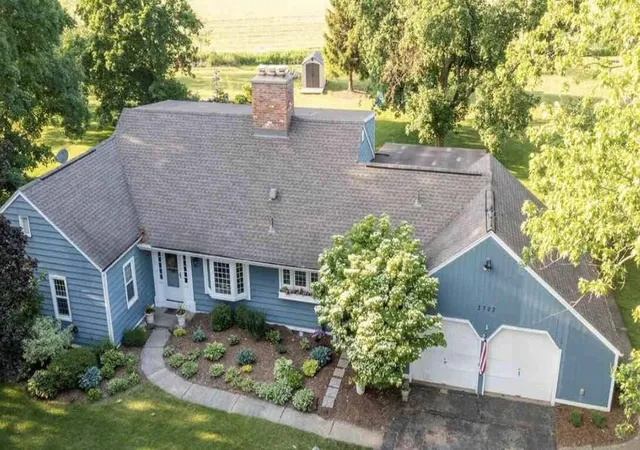3rd image of 3702 Meadow Ln, Saline, MI 48176 | MLS# 70540029