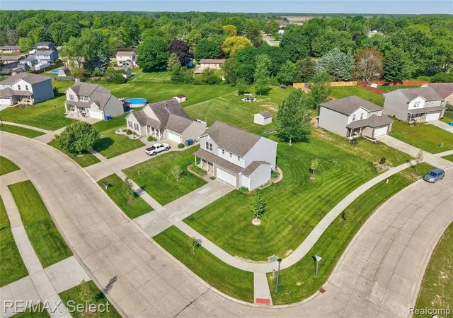 Homes for sale in Swartz Creek, MI | 6054 Weyerbacher Dr, Swartz Creek, MI 48473 | MLS# 60996378