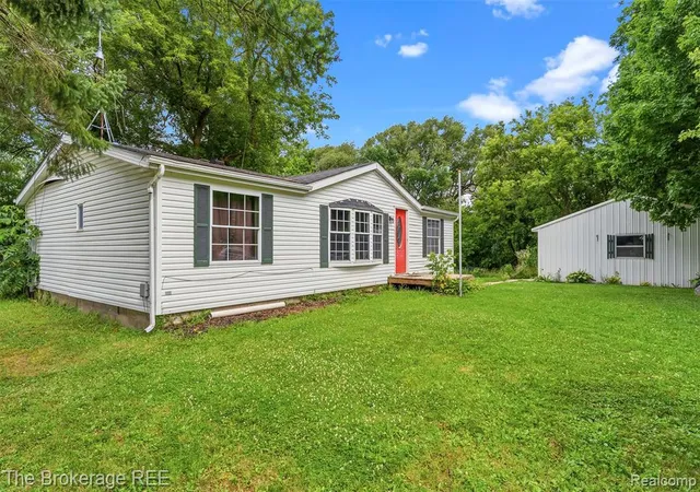 2nd image of 6829 West St, North Branch, MI 48461 | MLS# 61010276