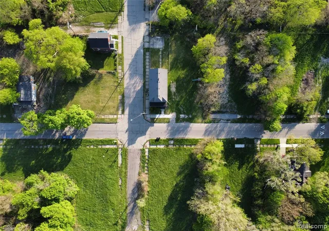 2nd image of 5303 Hurlbut St, Detroit, MI 48213 | MLS# 60997067