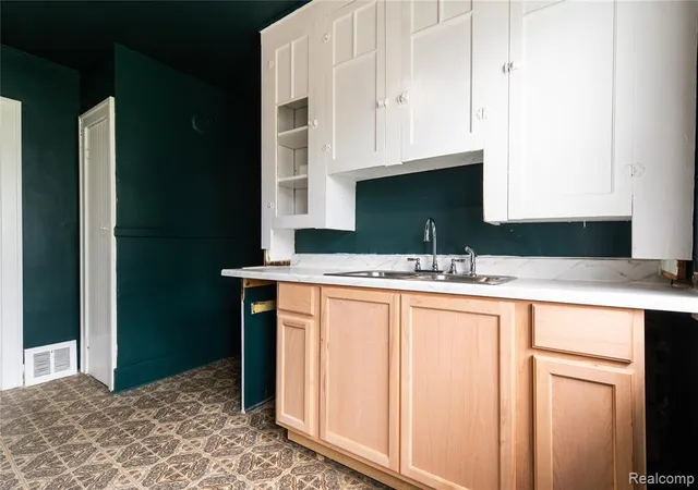 5th image of 5303 Hurlbut St, Detroit, MI 48213 | MLS# 60997067