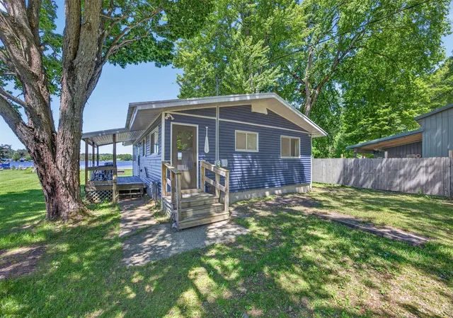 Homes for sale in Cadillac, MI | 2864 Pleasant Lake Shore Dr, Cadillac, MI 49601 | MLS# 70538009