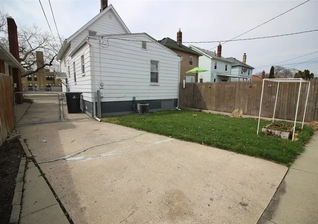 Homes for sale in Wyandotte, MI | 1316 Vinewood St, Wyandotte, MI 48192 | MLS# 70493982
