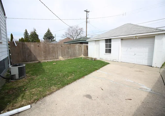 Homes for sale in Wyandotte, MI | 1316 Vinewood St, Wyandotte, MI 48192 | MLS# 70493982
