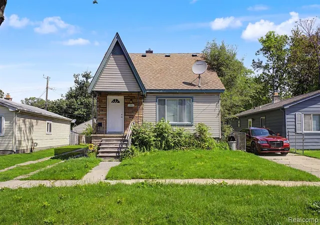 Photo 2 of Single family home for sale at 1301 E Muir Ave, Hazel Park, MI 48030 | MLS# 61011419 | Listing updated on 2026-07-30