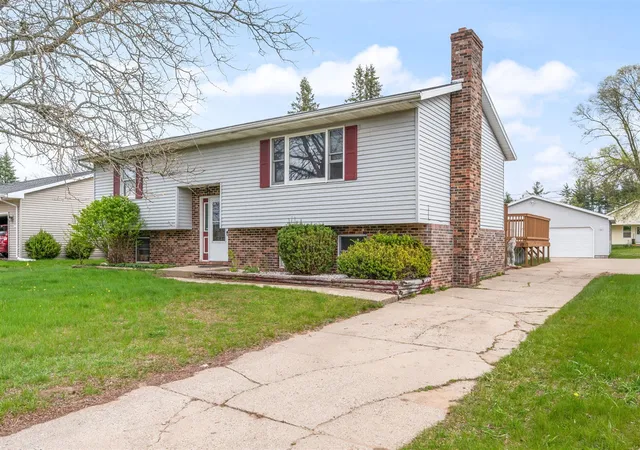 Homes for sale in Big Rapids, MI | 1012 Loudon St, Big Rapids, MI 49307 | MLS# 70530791