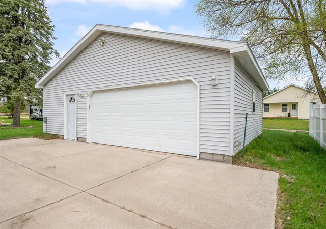 Homes for sale in Big Rapids, MI | 1012 Loudon St, Big Rapids, MI 49307 | MLS# 70530791