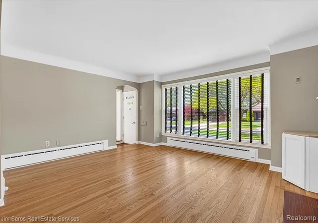 5th image of 21252 Huntington Ave, Harper Woods, MI 48225 | MLS# 60996465