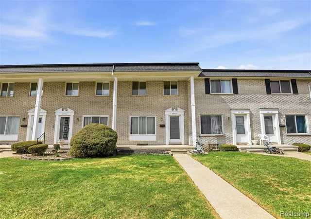 Photo 1 of Sale Pending at 28332 Universal Dr #148, Warren, MI 48092 2438 | MLS# 60977975 | Listing updated on 2026-08-28
