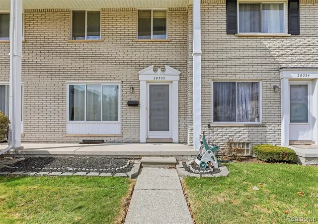 Photo 2 of Sale Pending at 28332 Universal Dr #148, Warren, MI 48092 2438 | MLS# 60977975 | Listing updated on 2026-08-28