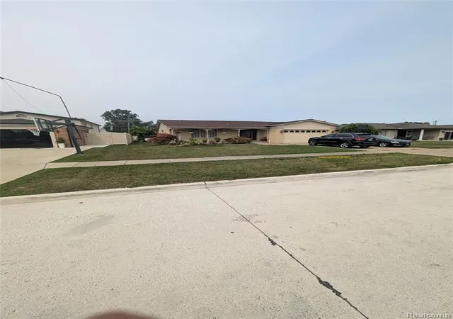 Photo 2 of Single family home for sale at 27072 Simone St, Dearborn Heights, MI 48127 | MLS# 61022252 | Listing updated on 2026-08-24