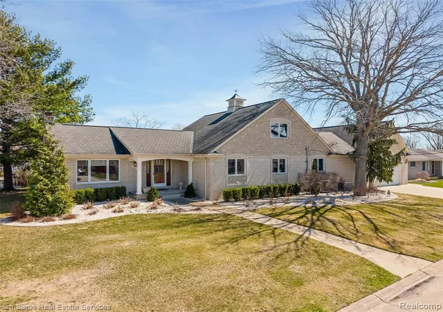 image of 38008 Seaway Ct, Harrison Township, MI 48045 | MLS# 60981790