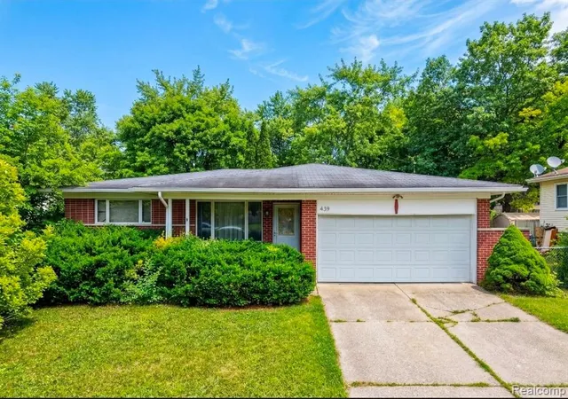 Homes for sale in Flushing, MI | 439 Windmill Point Dr, Flushing, MI 48433 | MLS# 61006237