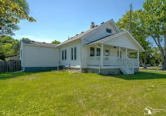 Homes for sale in Temperance, MI | 8237 Lewis Ave, Temperance, MI 48182 | MLS# 50210143