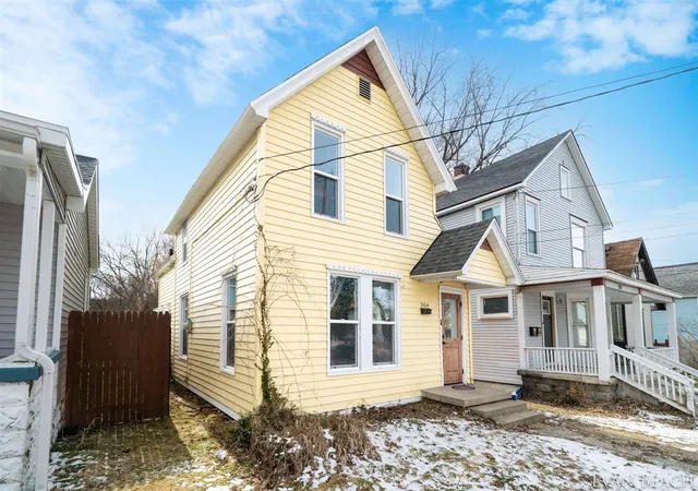 Homes for sale in Grand Rapids, MI | 264 Spencer St, Grand Rapids, MI 49505 | MLS# 70516635