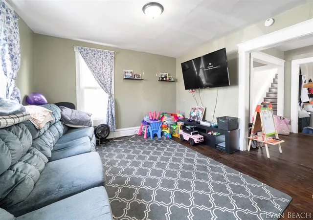 Homes for sale in Grand Rapids, MI | 264 Spencer St, Grand Rapids, MI 49505 | MLS# 70516635