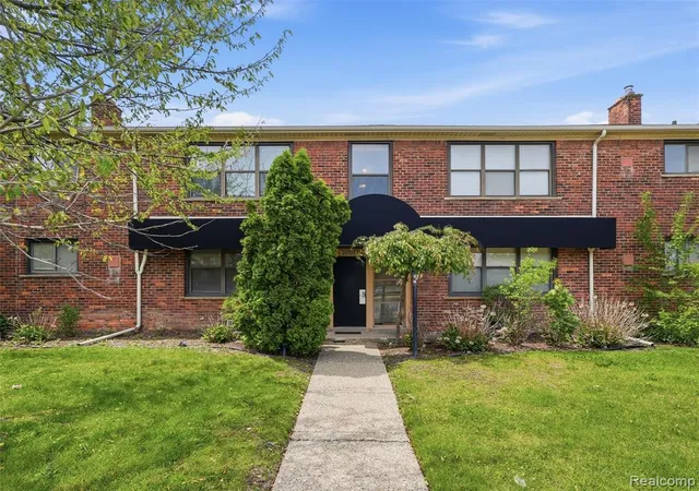 Homes for sale in Royal Oak, MI | 25707 Woodward Ave, Royal Oak, MI 48067 0946 | MLS# 60996017