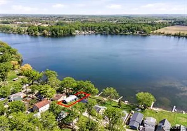 Homes for sale in Attica, MI | 4168 Lakeview Dr, Attica, MI 48412 | MLS# 60990066