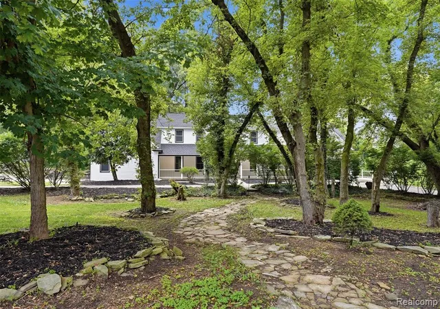 2nd image of 1968 Kellogg Rd, Brighton, MI 48114 | MLS# 61016042
