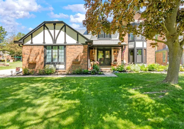 Photo 2 of Single Family Residence at 3394 Edmunton Dr, Rochester Hills, MI 48306 | MLS# 70535809 |  | Sold on 2026-07-06