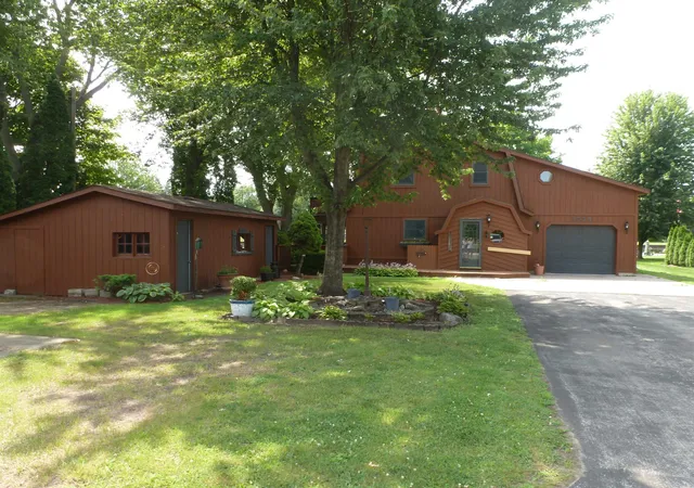 Photo 3 of Single family home for sale at 3554 Miller Rd, Bay City, MI 48706 | MLS# 50216101 | Listing updated on 2026-09-16