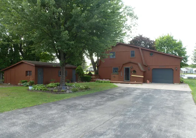 Photo 3 of Single family home for sale at 3554 Miller Rd, Bay City, MI 48706 | MLS# 50216101 | Listing updated on 2026-09-16