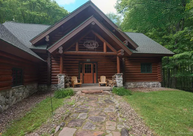 Photo 3 of Single family home for sale at 9920 Shore Dr, Deerton, MI 49806 | MLS# 50219516 | Listing updated on 2026-08-27