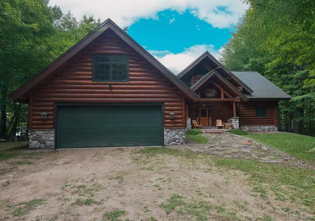 Photo 4 of Single family home for sale at 9920 Shore Dr, Deerton, MI 49806 | MLS# 50219516 | Listing updated on 2026-08-27