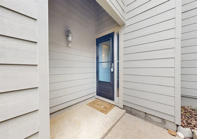 2nd image of 718 Peninsula Ct, Ann Arbor, MI 48105 | MLS# 70538385