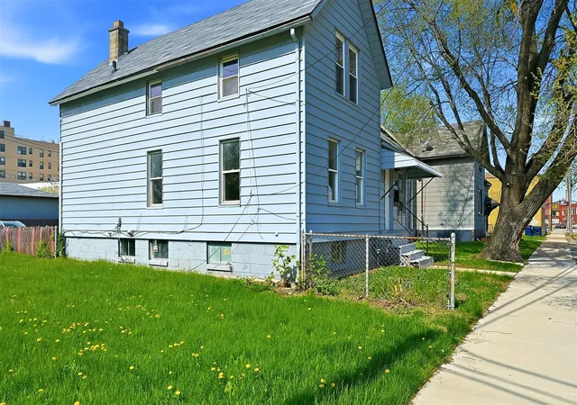 Homes for sale in River Rouge, MI | 28 E Henry St, River Rouge, MI 48218 | MLS# 70533000