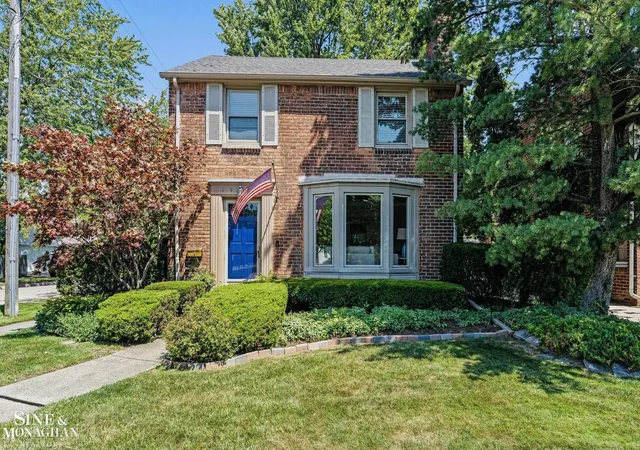 Photo 1 of Single family home for sale at 1930 Lochmoor Blvd, Grosse Pointe Woods, MI 48236 | MLS# 50219949 | Listing updated on 2026-08-27