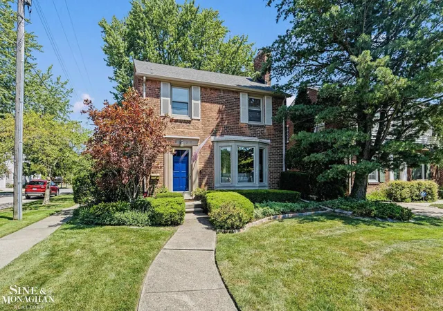 Photo 2 of Single family home for sale at 1930 Lochmoor Blvd, Grosse Pointe Woods, MI 48236 | MLS# 50219949 | Listing updated on 2026-08-27