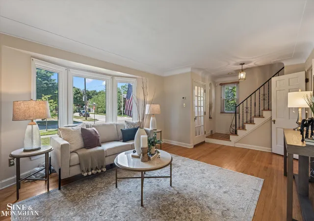 Photo 4 of Single family home for sale at 1930 Lochmoor Blvd, Grosse Pointe Woods, MI 48236 | MLS# 50219949 | Listing updated on 2026-08-27
