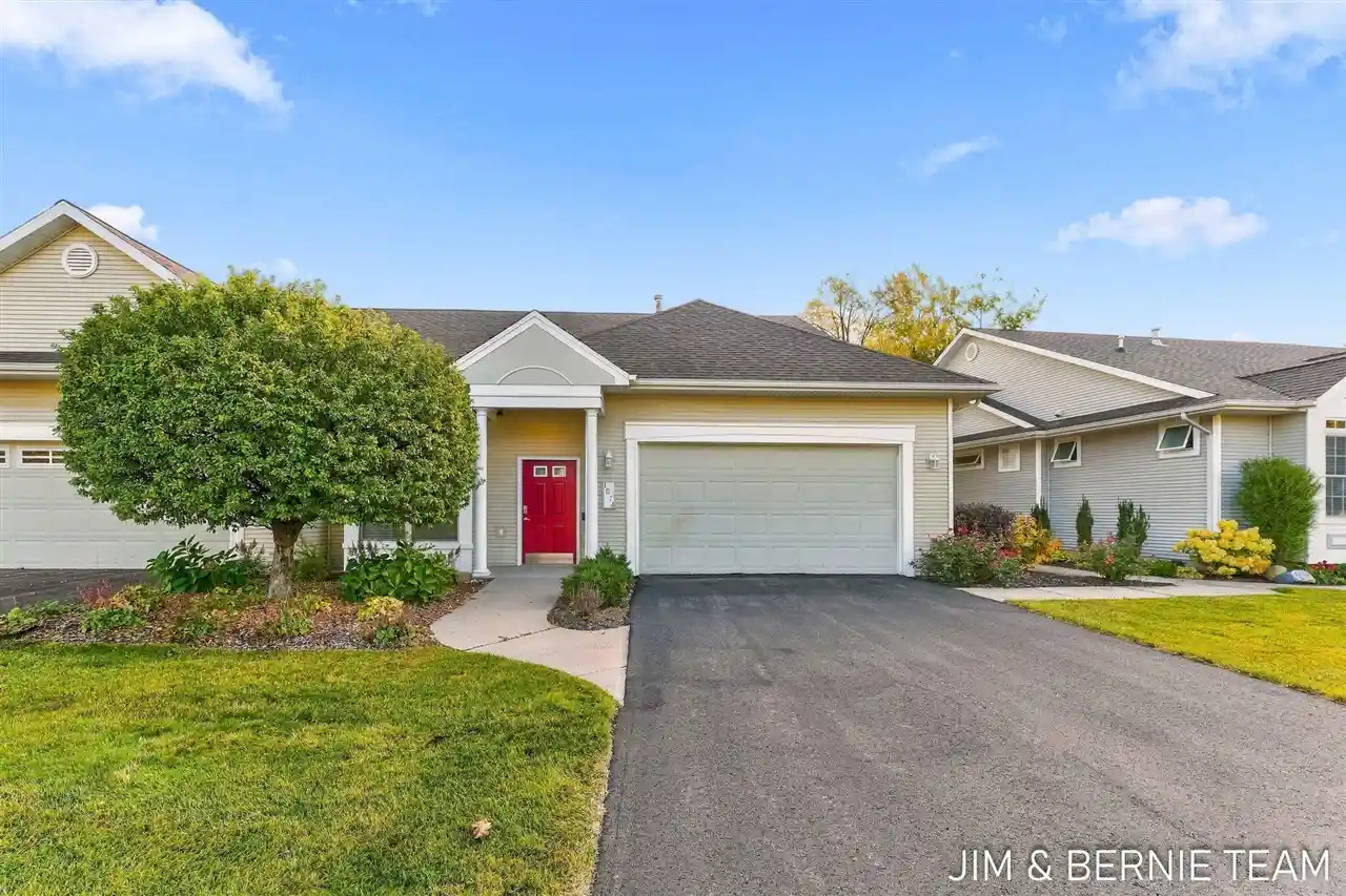 Condo for sale at 1074 Barrington #84, Grand Rapids, MI 49534 | MLS# 70565277